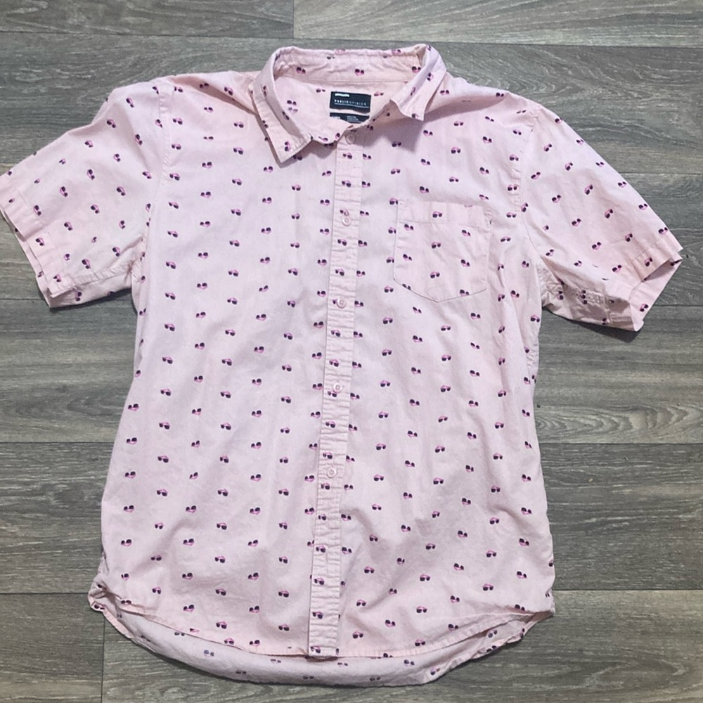 Men’s Public Opinion Pink Sunglasses short
sleeve button down shirt X-Large
